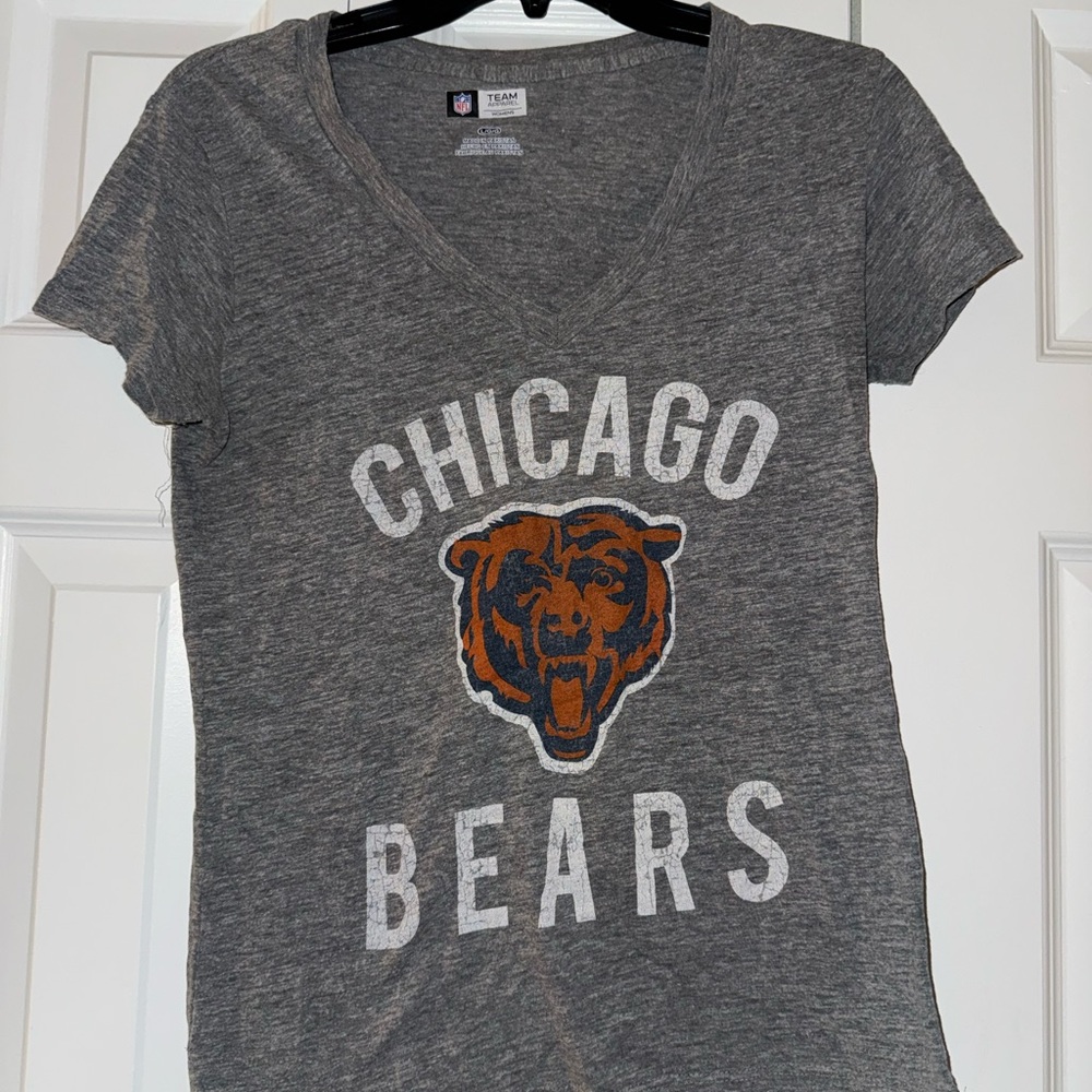 NFL Team Apparel Women's Gray Shirt